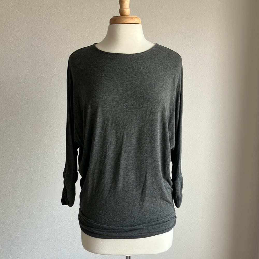 Willi Smith Gray Top 3/4 Sleeves Stretchy Size Large Side Ruching 95% Modal